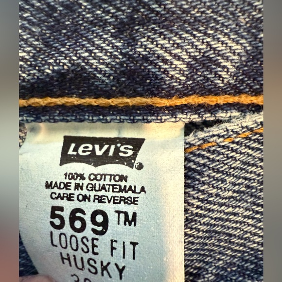 Y2K ✨ Levi’s 569 Loose Fit Husky Jean Short - Picture 3 of 10